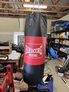 Hardcore punching Boxing bag 140cm high. As new condition.