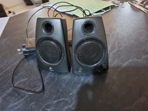 Logitech small speakers 