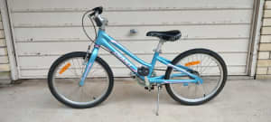 Girls Giant Veer bike, 20 inch, 3 speed, reasonable condition