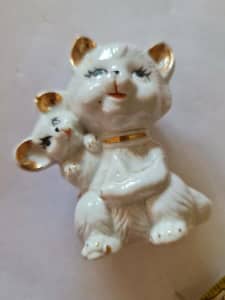 Cat kitten ornament figurine white gold