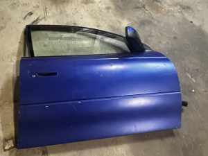 VY SS COMMODORE DRIVERS SIDE DOOR USED GOOD CONDITION