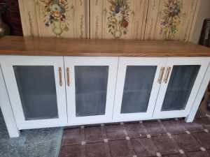 BUFFET CABINET WITH 4 GLASS DOORS //WHITE WITH NATURAL TIMBER TOP
