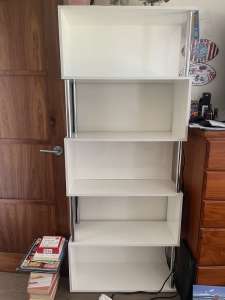 Bookshelf solid