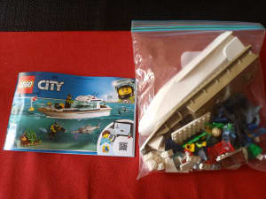 Lego City 60221 - Diving Yacht