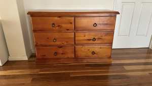 6 Drawer Chest of drawers ** Can Deliver 4 FREE **