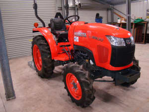 Kubota  L3800 4WD tractor
