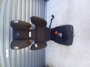 Britax Safe n Sound Kid Guard booster car seat