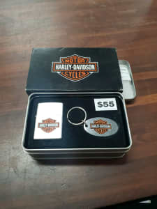Harley Davidson zippo and keychain 