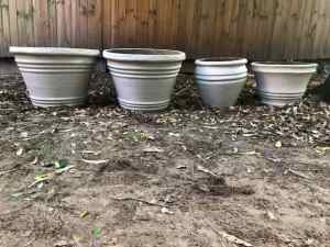 Garden concrete pots - Good condition - Used - Ready for viewing!