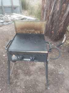 Bbq 2 burner with lid and cover