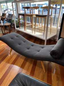 *CLEARANCE/LAST OF* Featherstone Chaise Longue Charcoal