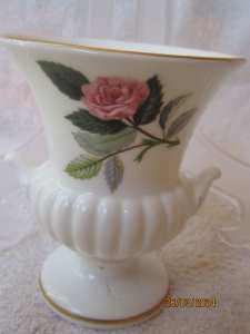 Wedgwood Hathaway Rose Vase small 9cm