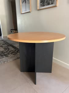 Round Brown&Black Table