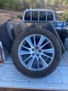 Toyota Kluger 245/55 19 Tyres incl. spare tyre