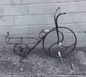 39x52cm Wrought Iron Bicycle w Basket Plant Pot holder Garden Decor 