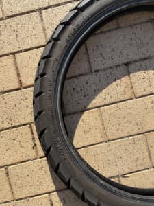 Motorbike Motorcycle tyre. Kenda 90/90-21 K761 54H. almost new
