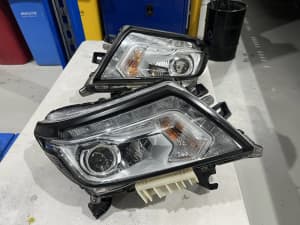 2018 Nissan Navara - Headlamps x 2