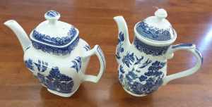 VINTAGE BLUE WILLOW COFFEE POTS
