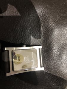 Mens guess watch in excellent condition leather strap 