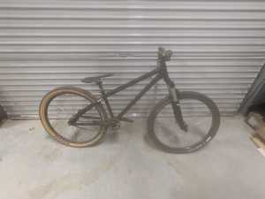 Wanted: Commencal dirt jumper 
