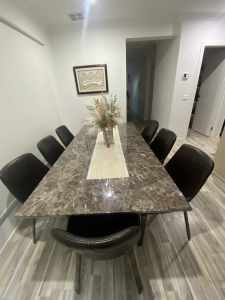 Koala dining table with chairs