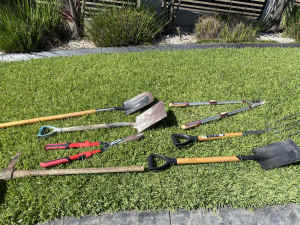 Garden tools $50 the lots not split