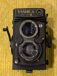 Yashica mat 124g TLR