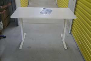 Office Sit/Stand desk, steal frame, white