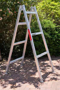 1.8m to 2.1m new trestle ladder aus aluminium scaffold sydney