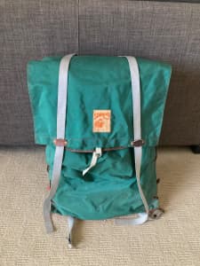 BACKPACK CAMPING HISTORIC DESIGN COOL SPACIOUS STRONG
