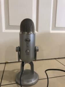 Blue Yeti USB Microphone (grey)