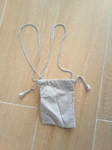 Camera jewellery pouch with draw string