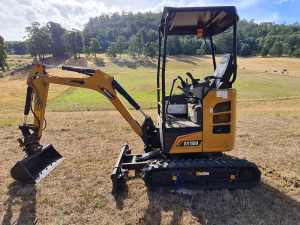 JB Excavator Hire $200 Per Day With 3 Buckets