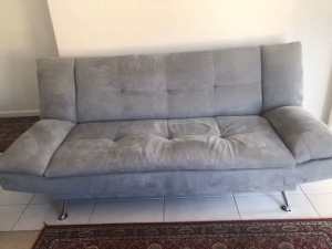 REDUCED.Perfect for your spare room! A sofa/bed in near new condition.