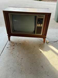 Tv old school
