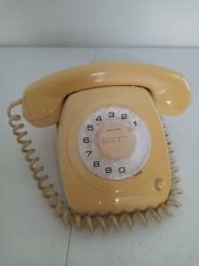 Old Classic Cream Telephone With Rotary Dial 