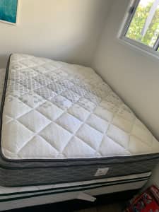 Sleepmaker Miracoil classic comfort plush double mattress