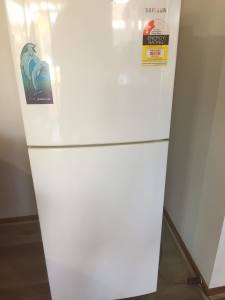 Samsung 216 ltr SR215MW fridge in good condition 