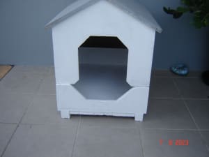Dog kennel with electric blanket