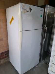 Can deliver, Westinghouse 420L fridge freezer frost free 