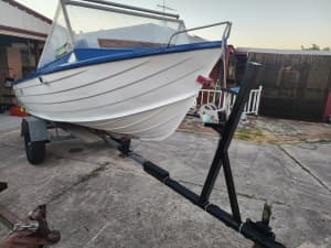 3.9m stacer dinghy 