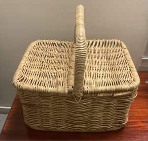 Basket with Lids - Craft or Picnic - Basket Vintage