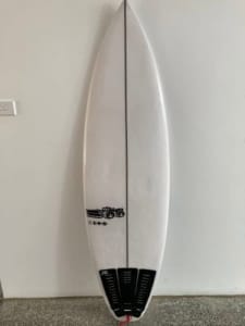 JS Xero surfboard, 5’9”, 19”, 2 5/16”, 26.9L