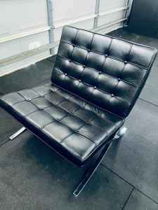 Barcelona style black lounge chair modern minimalist
