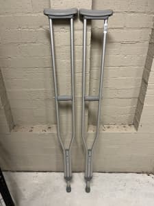 BeMed Crutches