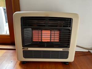 Rinnai Grenada MKII 3 panel gas heater with fan