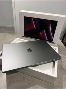 New Apple Macbook Pro 14” M2 32GB RAM 512GB SSD Space Gray with APPLEC