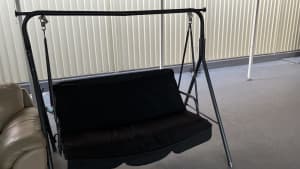 Outdoor swing chair