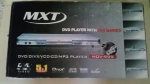DVD/DIVX/CD/VCD/MP3 Player Karaoke   300 games onboard wth controlers