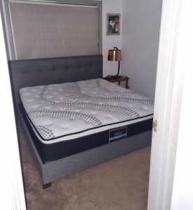 Kingsize bed & mattress 